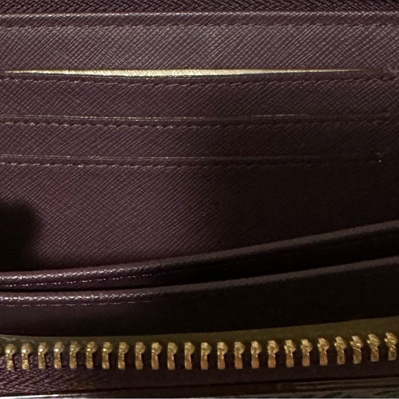 NWOT KATE SPADE PERFORATED WALLET - Picture 4 of 8